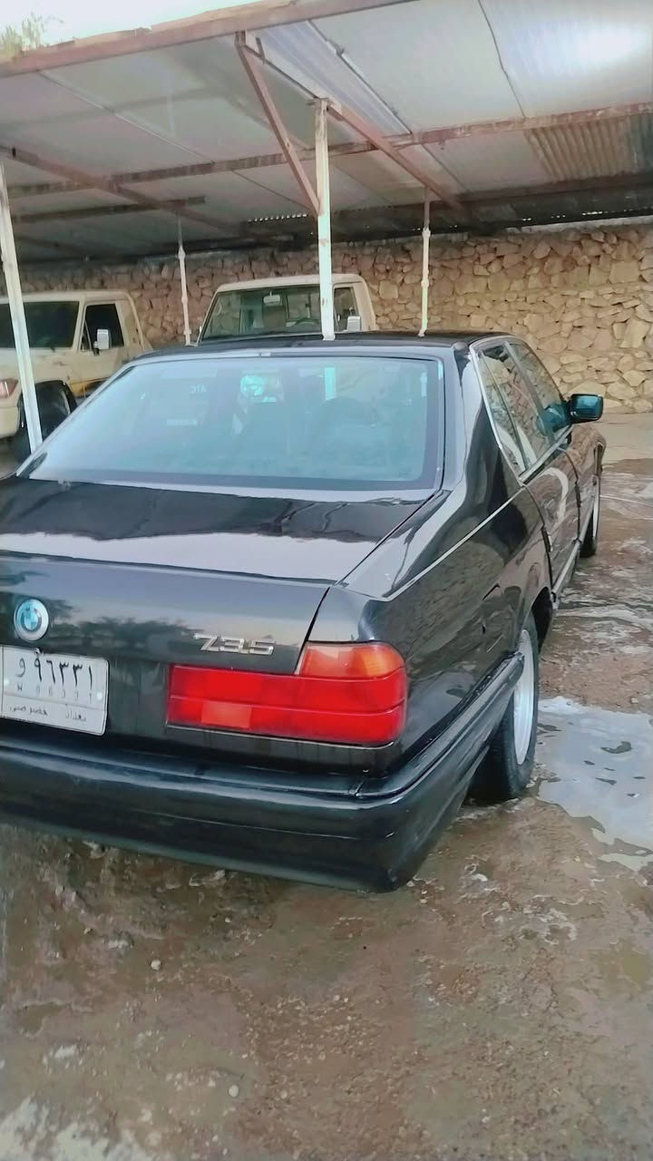 السلام عليكم بي ام 735بغداد
كير ومكينة وتبريد كله تمام 

مصبوغة عام جماليه 

كهربائيات شغاله 

سنتر لوك شغال 

ادامة كامله مسويلهة 
السعر 45بيهة مجال 
***********بغداد
