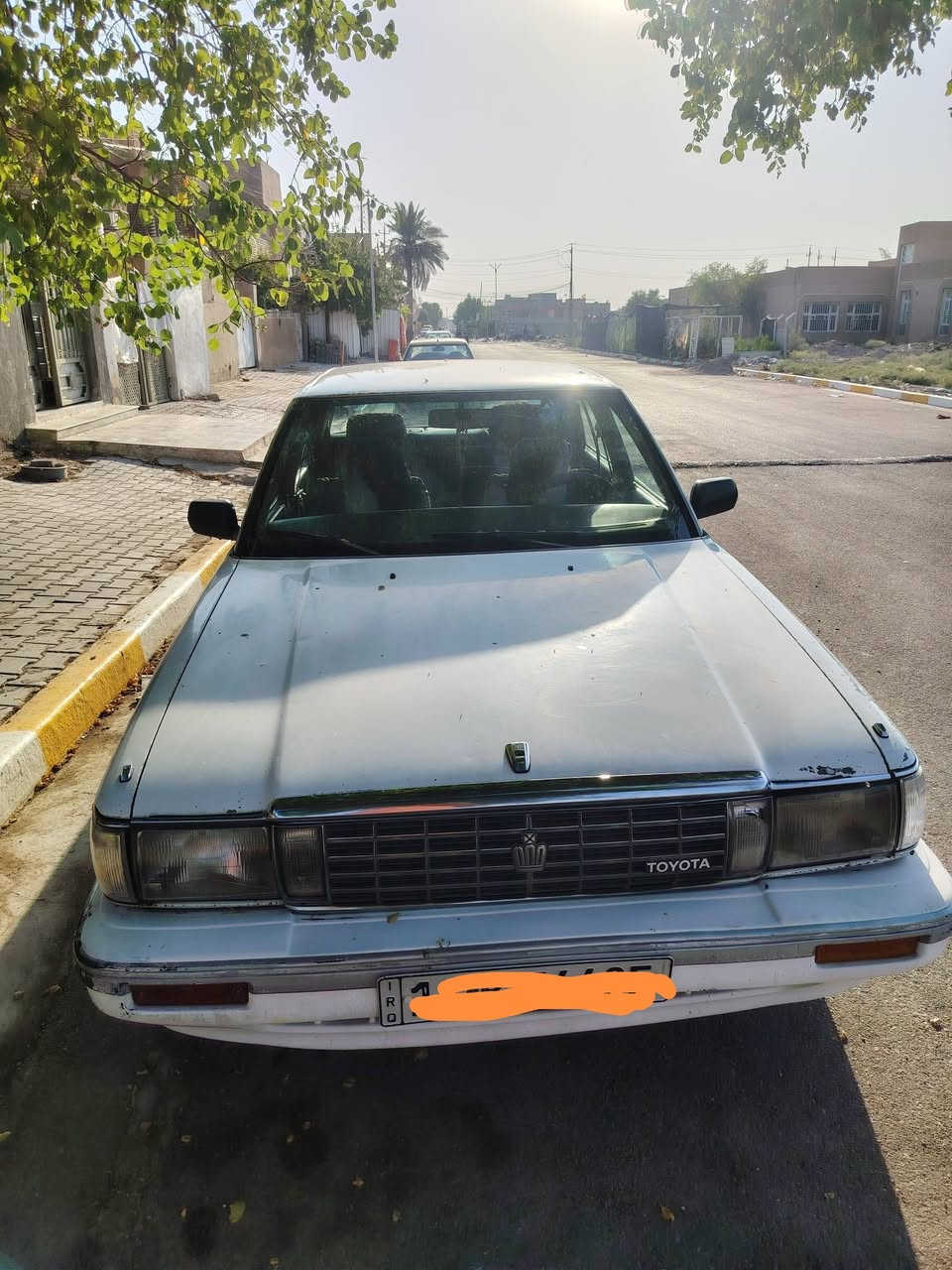 السلام عليكم للبيع سوبر سيدان موديل ١٩٩٠ كير محرك بطه ٢٥٠٠ مكفوله صدر جديد تخم تاير جديد تبريد عوزه بس غاز كهربيات كلهه شغاله سعر ٤٨ بيهه مجال قليل رقم انكليزي بغداد سنويه بسمي تحويل مباشر مكان بعداد الحسينيه رقم ***********  ***********
