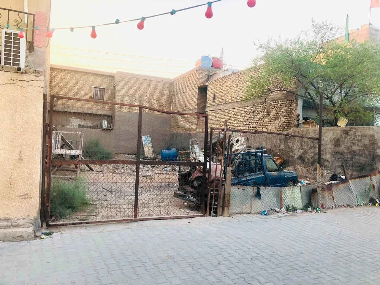 قطعة ارض للبيع مساحة 200طابو صرف سند 25 شارع الاكريش ثالث بيت على الشارع سعر 100 متر 25 وقابل للتفاوض 
رقم الهاتف ***********
