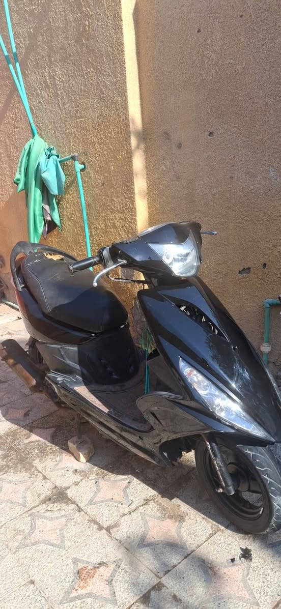 ماكس مضلح نوزل (مفتوحة مرة وحدة قبل سبوع جفتتها تجفيت عام بوشة٤٩ وبستم ولفات زنجيل مصاطر ضاغطة ) فلتر شوته جديد باتري جديد واقية طين جديده واير سرعك الأصلي جديد دشلي سرعة جديد مات تفصيخ بنزات بريك خلفي جديد خرز جدد بنزات كلج خلفي جدد ،، كلشي شغال هورن اشاير عداد سرعه عداد بانزين كلوب أمامي كزوز البلادي مالتها تاير خلفي جديد شعلة تاكل الكاع معدل عالي السعر ٦٥٠ وبيها مجال
التواصل خاص *********** 
ماكس مضلح نوزل (مفتوحة مرة وحدة قبل سبوع جفتتها تجفيت عام بوشة٤٩ وبستم ولفات زنجيل مصاطر ضاغطة ) فلتر شوته جديد باتري جديد واقية طين جديده واير سرعك الأصلي جديد دشلي سرعة جديد مات تفصيخ بنزات بريك خلفي جديد خرز جدد بنزات كلج خلفي جدد ،، كلشي شغال هورن اشاير عداد سرعه عداد بانزين كلوب أمامي كزوز البلادي مالتها تاير خلفي جديد شعلة تاكل الكاع معدل عالي السعر ٦٥٠ وبيها مجال
