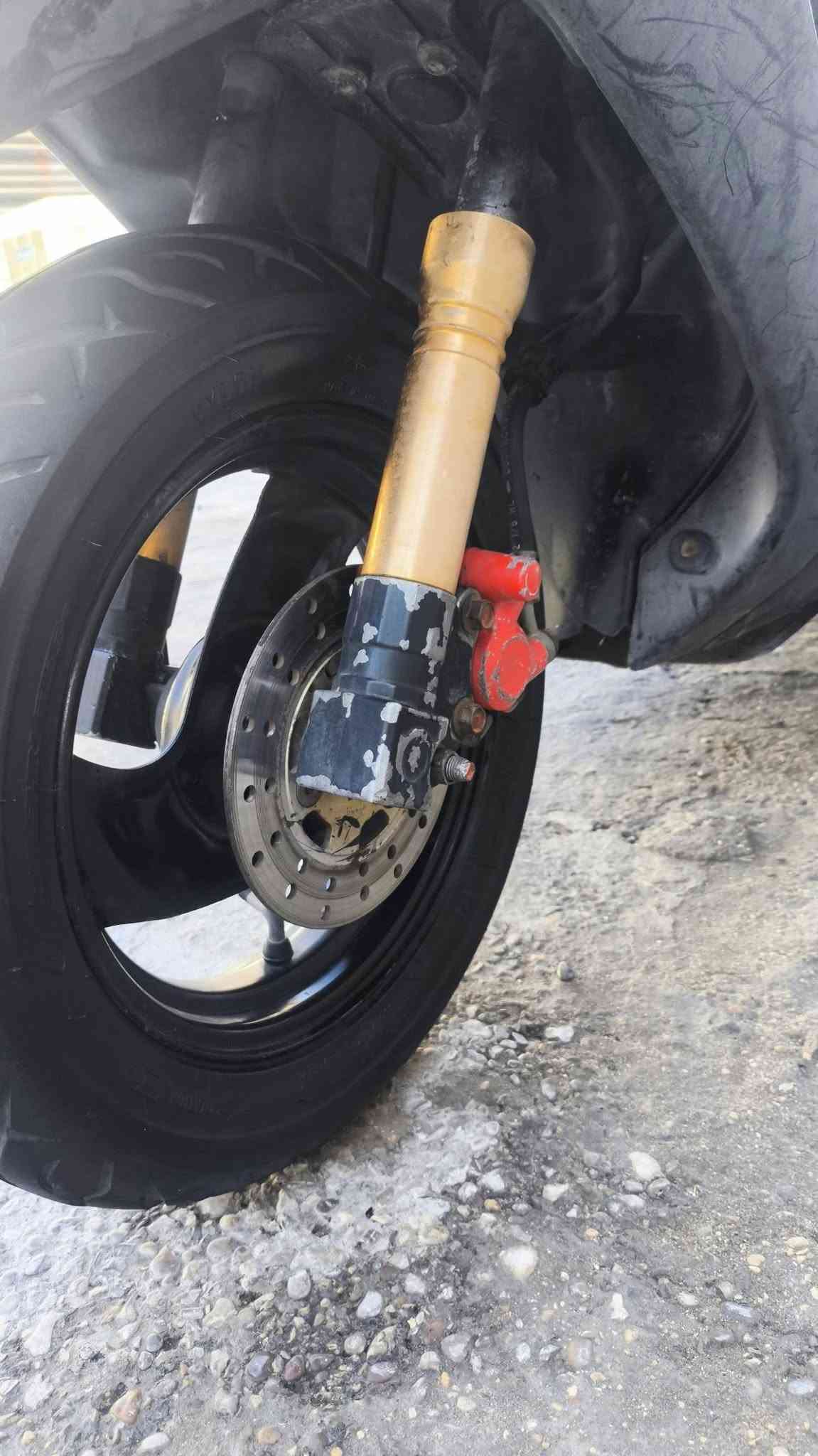 السلام عليكم
دراجه ماكس عدله مكينه بلاديه هندر كهربائيات كفرات كله مختمه اوراقها كامله بأسمي منفيس شلعه لون اسود 
بريك امامي بريك خلفي
بيها نقص واحد شخاطه مال سلف اكثر من هذه مابيها
(السعر ...950الف وبيها مجال بسيط)
عنواني ... بغداد العبيدي منطقة الكفائات 
تواصل على رقم أو على واتساب ... ***********
