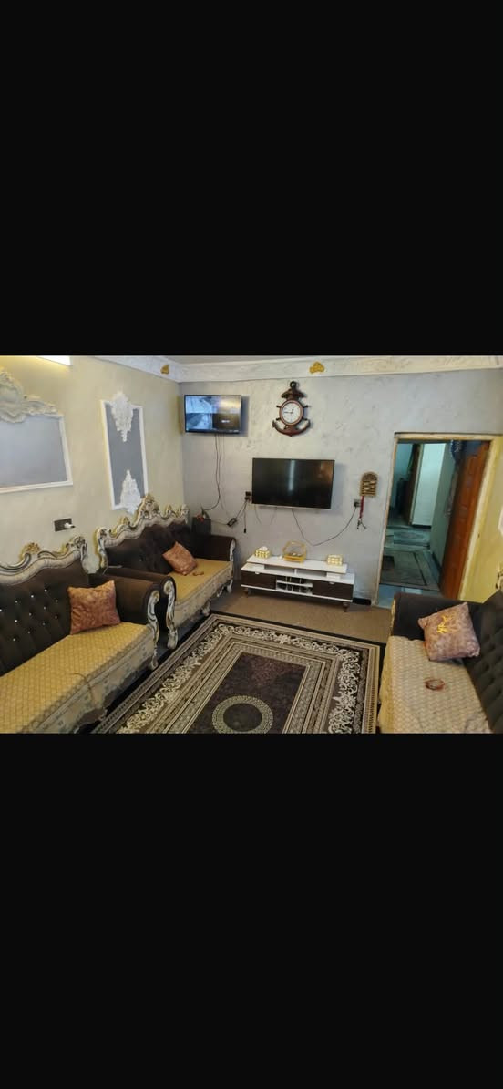 سلام عليكم بيت للبيع 100 متر منطقه التراث خلف سوك التراث اي استفسار وتساب ***********
