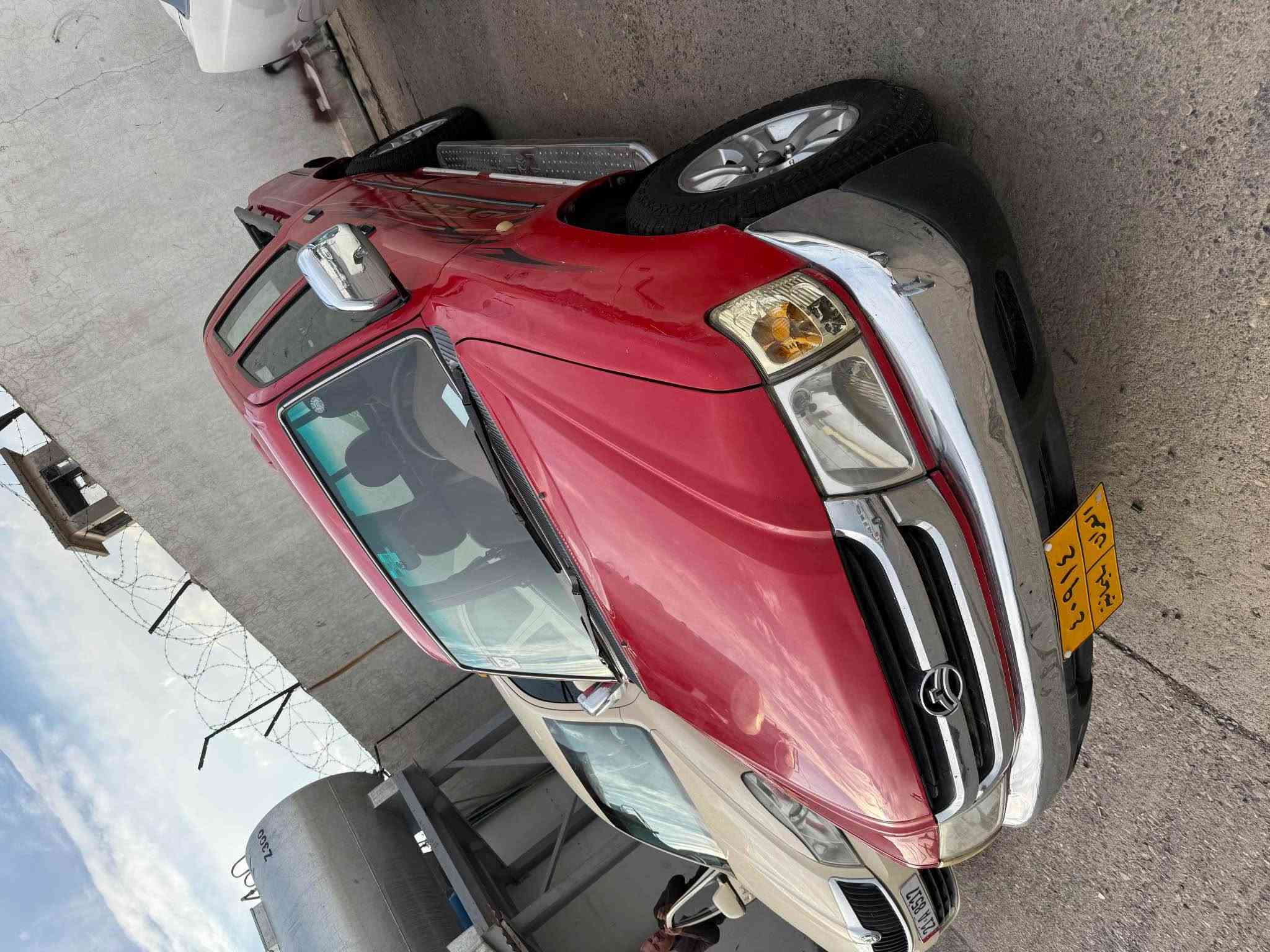 دێر 2009 ئۆتۆماتیک 
سەیارەکە سێ پارچەی بۆیاخە لەسەر ساغی دەعمی نیە تایەی تازەیە گێرومەکینە بەشەرت 
٧٠گەلاو معامەلە *********** السليمانية, العراق
