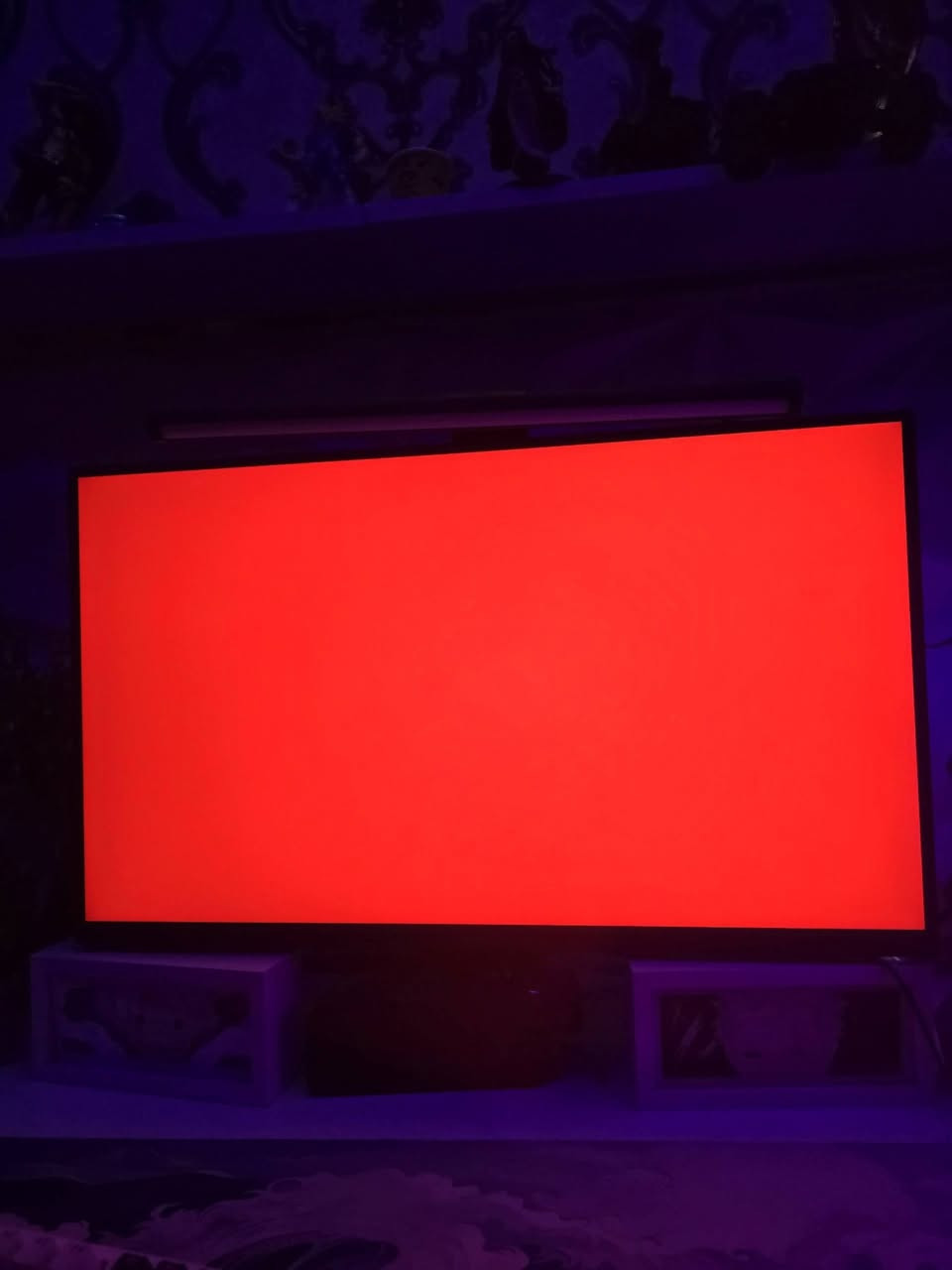 السلام عليكم 
شاشة من MSI MAG 275QF 
2k - 180Hz - 27 حجمة
نضافتها 💯 استخدام قليل جداً جداً مابيها شخط وما بيها ديد بكسل  كل ملحقاتها موجوده ماكو اي نقص كيبلها ال دسبلي موجود وعندك الاستاند مالتها جديد على وضع الشركة ما مستخدمه
كل الملحقات كاملة
سعر 235 ويا توصيل
او عنواني بابل الهاشمية ***********
