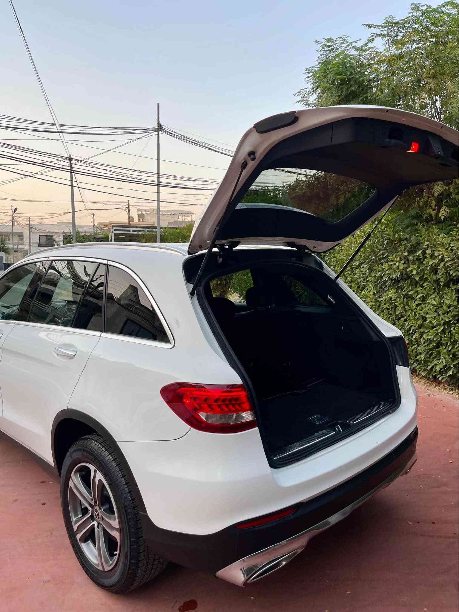 Mercedes glc300 2019
73000km
Ameriki
Kushnakan kaml karabayi
Snduq shaft
Basma
Bonit u snduq sbugh
2 dargay lay sakn pdr haya kamek
 be zhure be airbag
Nrx : 230
0️⃣7️⃣5️⃣0️⃣7️⃣3️⃣9️⃣1️⃣1️⃣2️⃣9️⃣ أربيل, العراق
