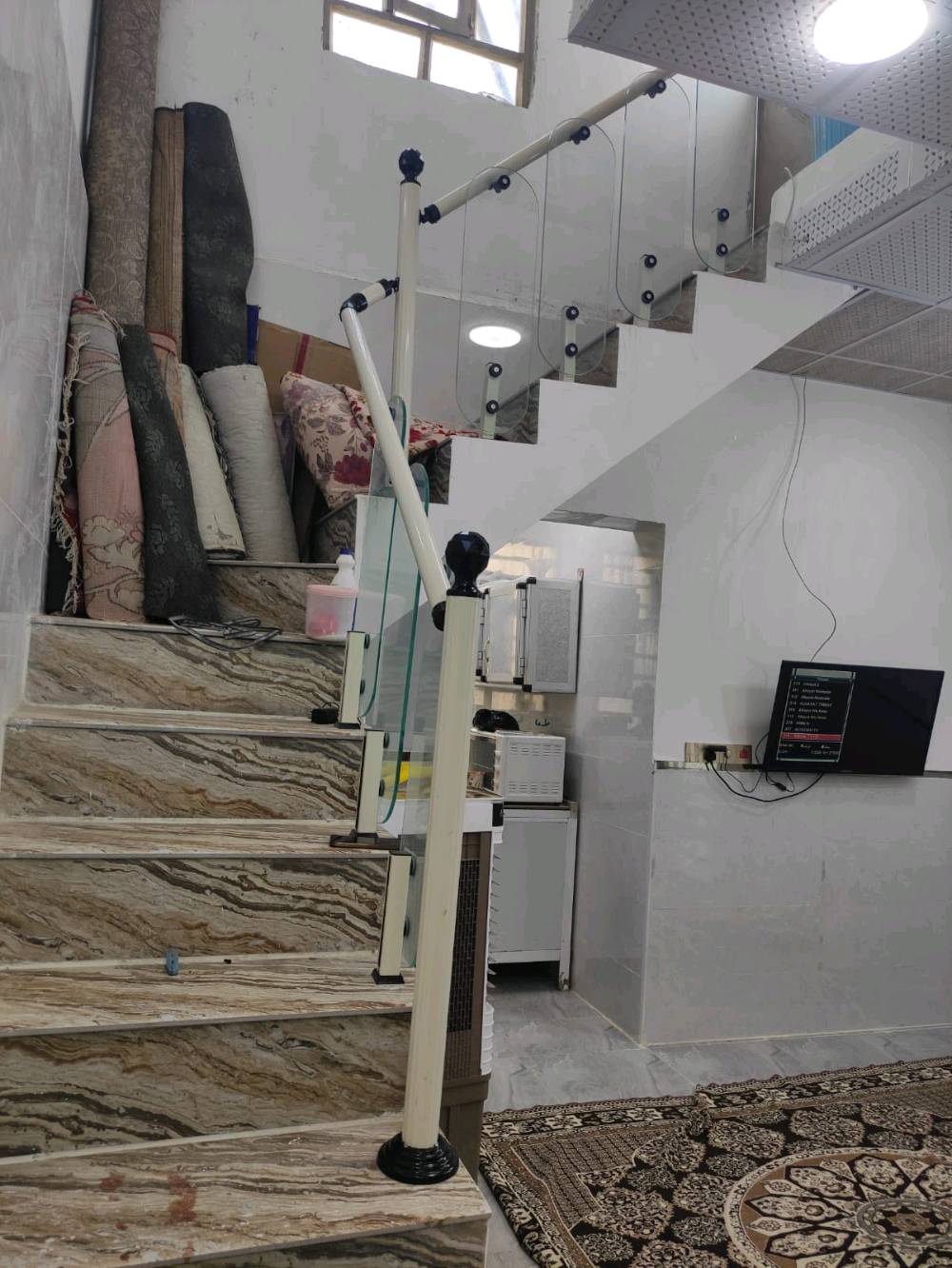 دار للبيع 100متر زراعي نيسان سكلة الكرعاوي وره مولدت صدام شارع 10متر غرفتين وصاله وستقبال مطبخ وتخاريج البناء طابوق الأساس وسقف صب شركه الستفسار راسلني