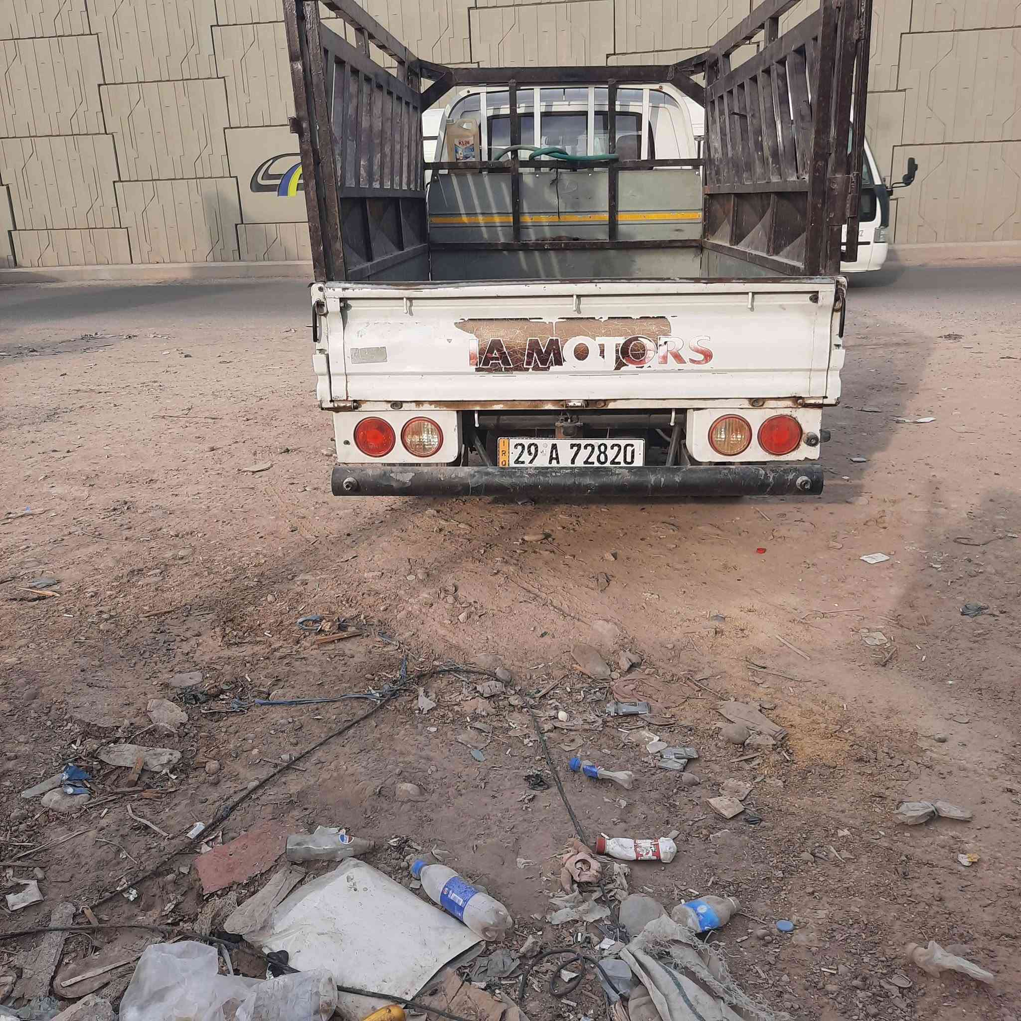 سلام عليكم كيا بنكو ٢٠١٨ محرك ٢٧٠٠ سنوية جديدة لغاية ٣١ باسمي مكانها بغداد زعفرانية نقصها تبريد فريز لازم يتبدل ومسجلها ساكت 
سعر ١١٠ بيها مجال قليل هزة جديدة
