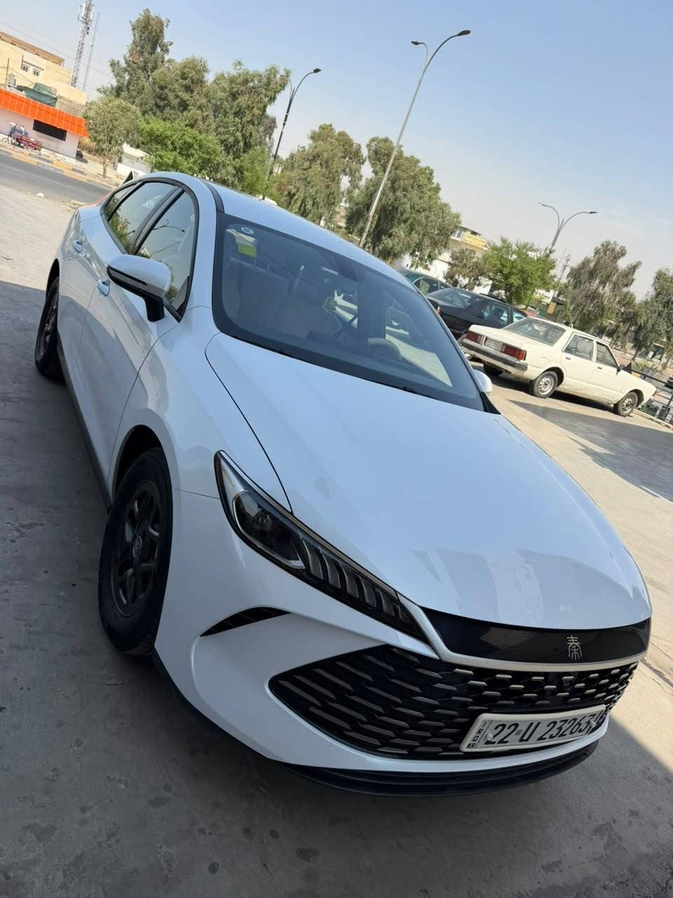 للبيع
سعر 133$
 جن  بلاص byd موديل 2025 
ماشية 27 ألف بانزين + كهرب
 كلها وضع شركة 
رقم اربيل دولي رقم وهزة وسنويه جديد شرط التحويل 
فول مواصفات بدون سلايت 
داخل ابيض 
🚫بدون صبغ .. بيها ملاحظتين فقط 
موصل الايسر 
***********
***********
يوجد بيع وشراء السيارات المتضررة والجديدة داخل هذه الصفحة
