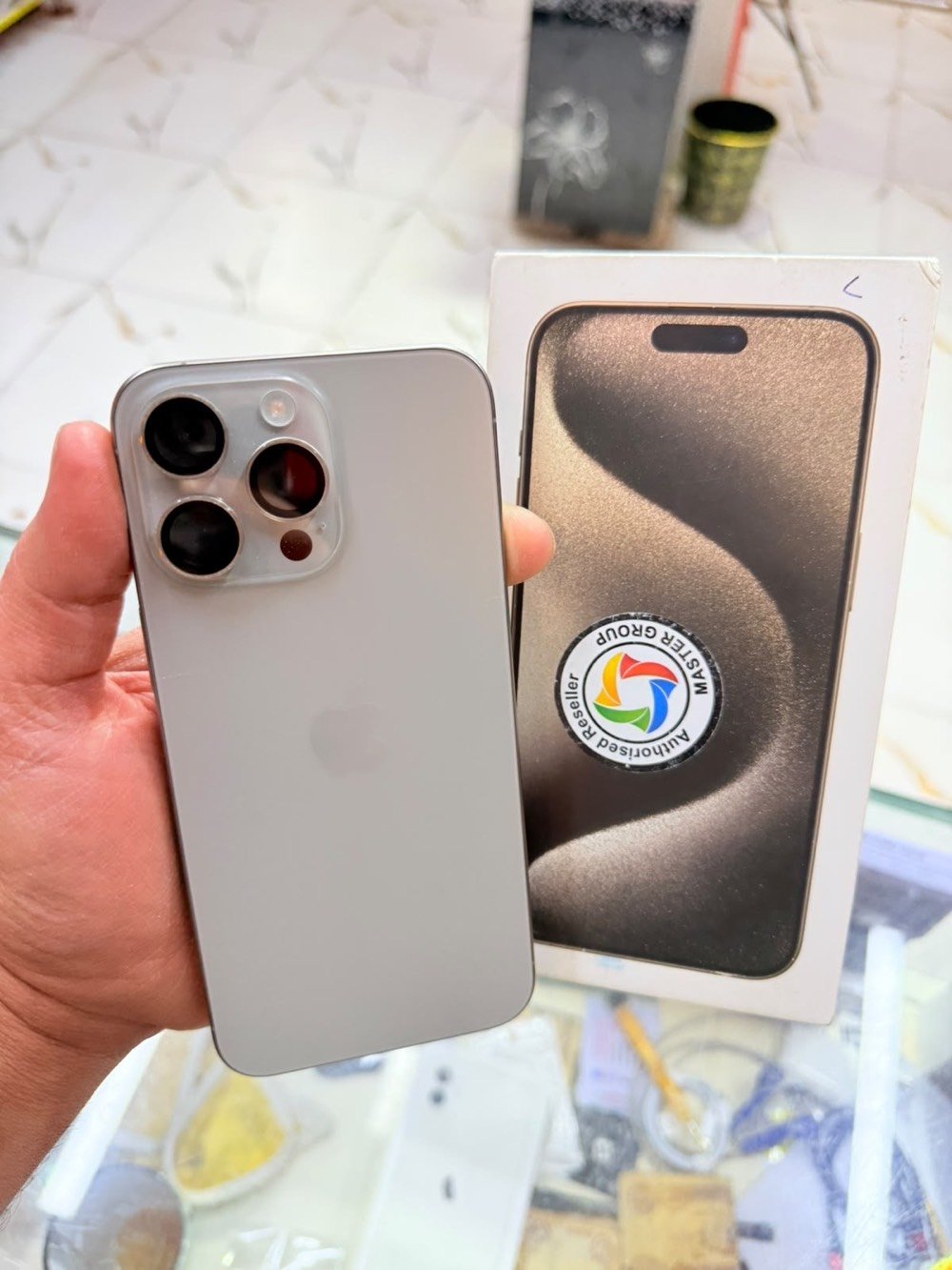 آيفون ١٥ برو ماكس • ٢٥٦ • بطارية ٨٥٪