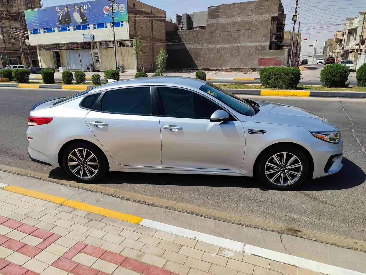 سلام عليكم 
 اوبتما 2020 امريكي محرك 2400
بيها جاملغ وباب صبغ خلفي جهة السايق وبنيد مبدل 
ماشيه 130
مكان كربلاء 
***********
