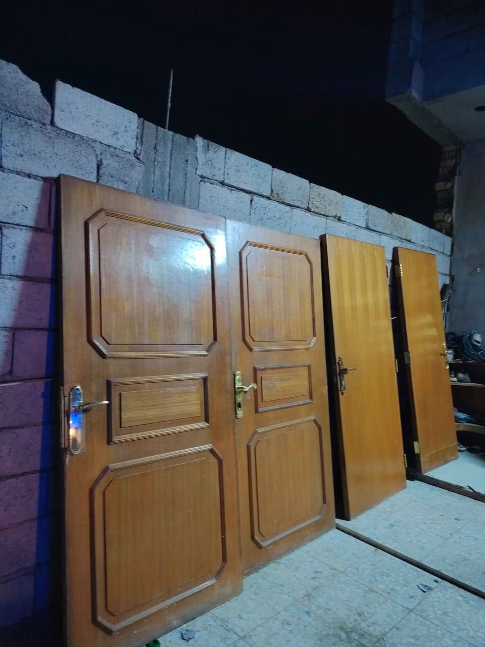 بيبان مستخدمه تكمه من التفصال الزين للبيع قياسات متعدده 8 بيبان عندي *********** بغداد, العراق
