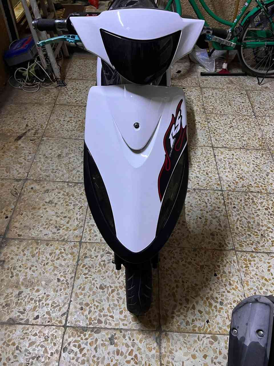 السلام عليكم دراجه ماكس عدله لبيع شوفت عينك الدراجه نضيفه ومكفوله من كلشي السعر ٦٠٠ وبيها مجال مكاني كربلاء وهذا رقمي ***********
