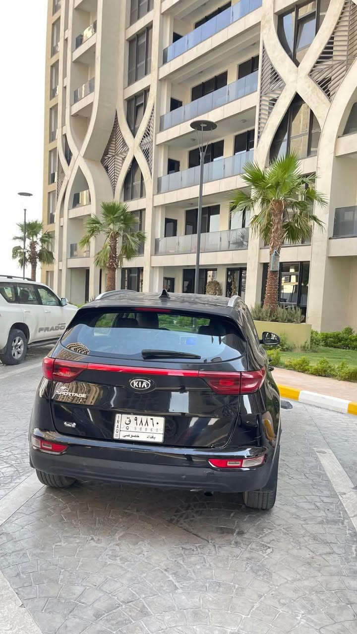 للبيع فقط
سبورتج ٢٠١٩
وارد كندي محولبه
مبدل بنيد وبنيدها موجود حالوب فقط
وبيها طخطخات بدون حادث بدون ايرباك
بجم كبس
ماشيه ١٥٠ الف
محركها ٢٤٠٠ GDI
رقم بغداد باسمي
130 ورقة وبيها مجال 
للاتصال 
***********
