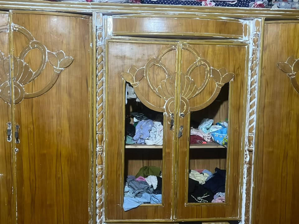 غرفه هاذ حالهاا كدامكم معروضه بـ350صاج عراقي مسوينها بمليون ونص تصال ***********
