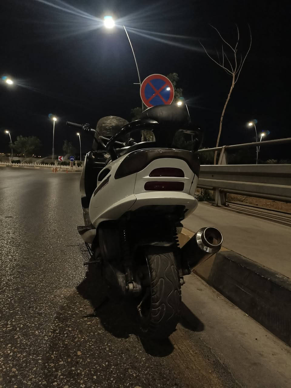 السلام عليكم 
اخوان هوندا ماجستا 150cc
دراجه ترايها يخبلل شلعه ومعدل 
جديده ماشيه 159الف 
لايت زنون دبل اشارهه 
سلف وايرمنه شغاله 
دبلات جدد 
سعرهاا 650 
***********
