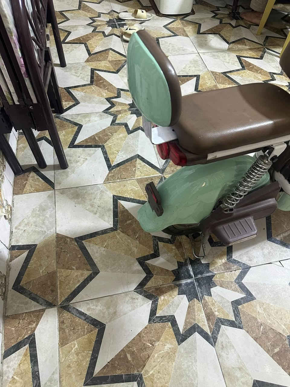 السلام عليكم دراجه شحن حجم 14 جديده كلش والله متروكه بيه4 بطا ريا ت بيه وحده ضعيفه السعر 200 الف بغداد حي الأساتذة قرب حي الجهاد *********** تحياتي للجميع
