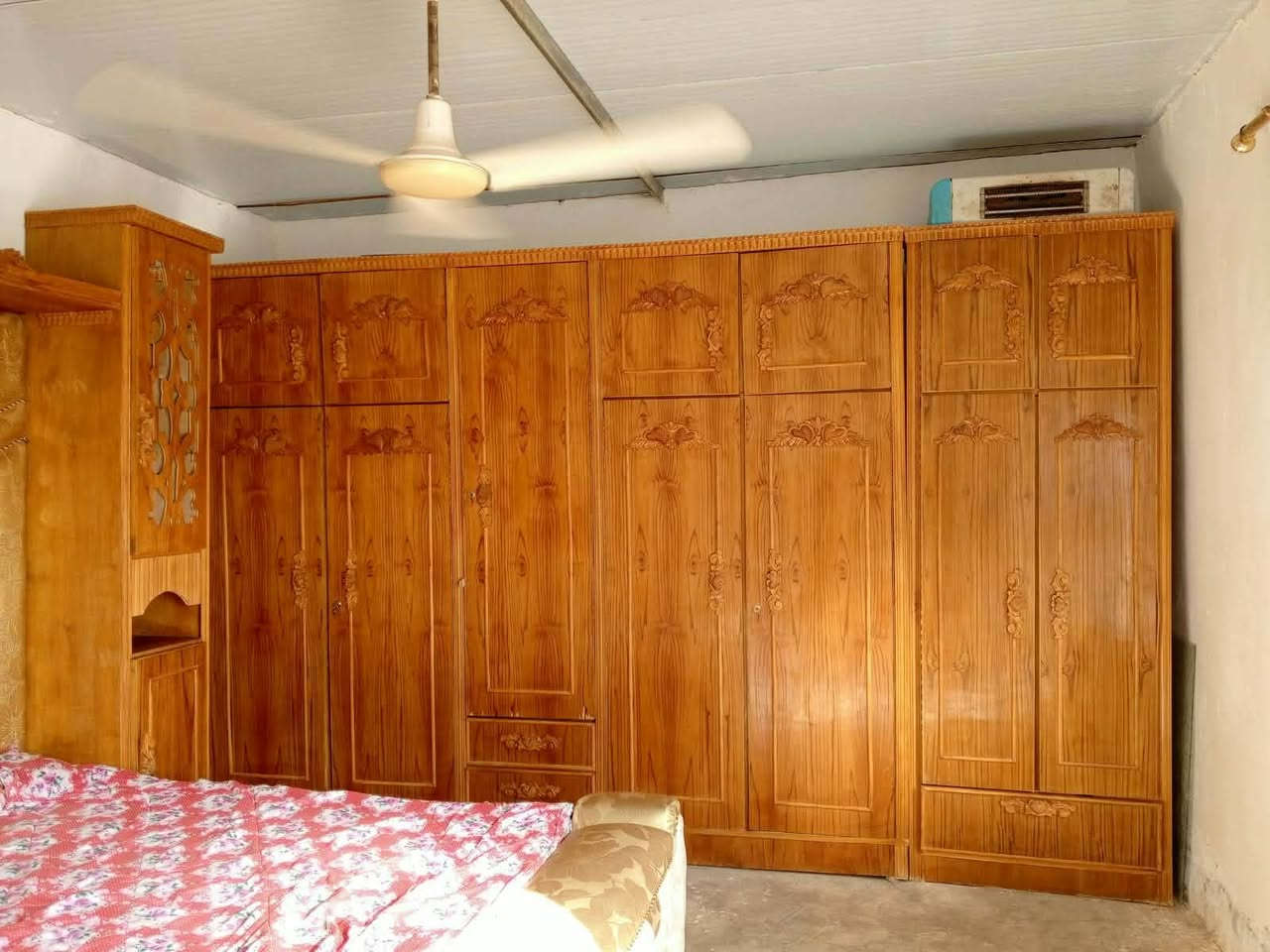 🛏️ غرفة نوم ملحق للبيع 🛏️

✨ نظافة 90%
✨ مرتبة ونظيفة وجاهزة للاستخدام
✨ مناسبة للبيت أو العرسان
💰 السعر900 مناسب وقابل للتفاوض للجادين

📞 للاستفسار والتواصل: ***********
