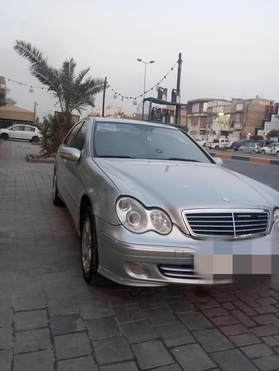 سلام عليكم.                                                                         

مكلف بالنشر                                                                       

مرسيدس للبيع                                                               
موديل 2006
نوع C 350
محرك 3500
سيارة نظيفة 
تبريد شغال و تحكمات شغالة 
سيارة حلوة    
رقم  الهاتف *********** 
السعر 75 ورقة و￼بيها مجال

(ملاحظة الشراي يخابر  )￼
