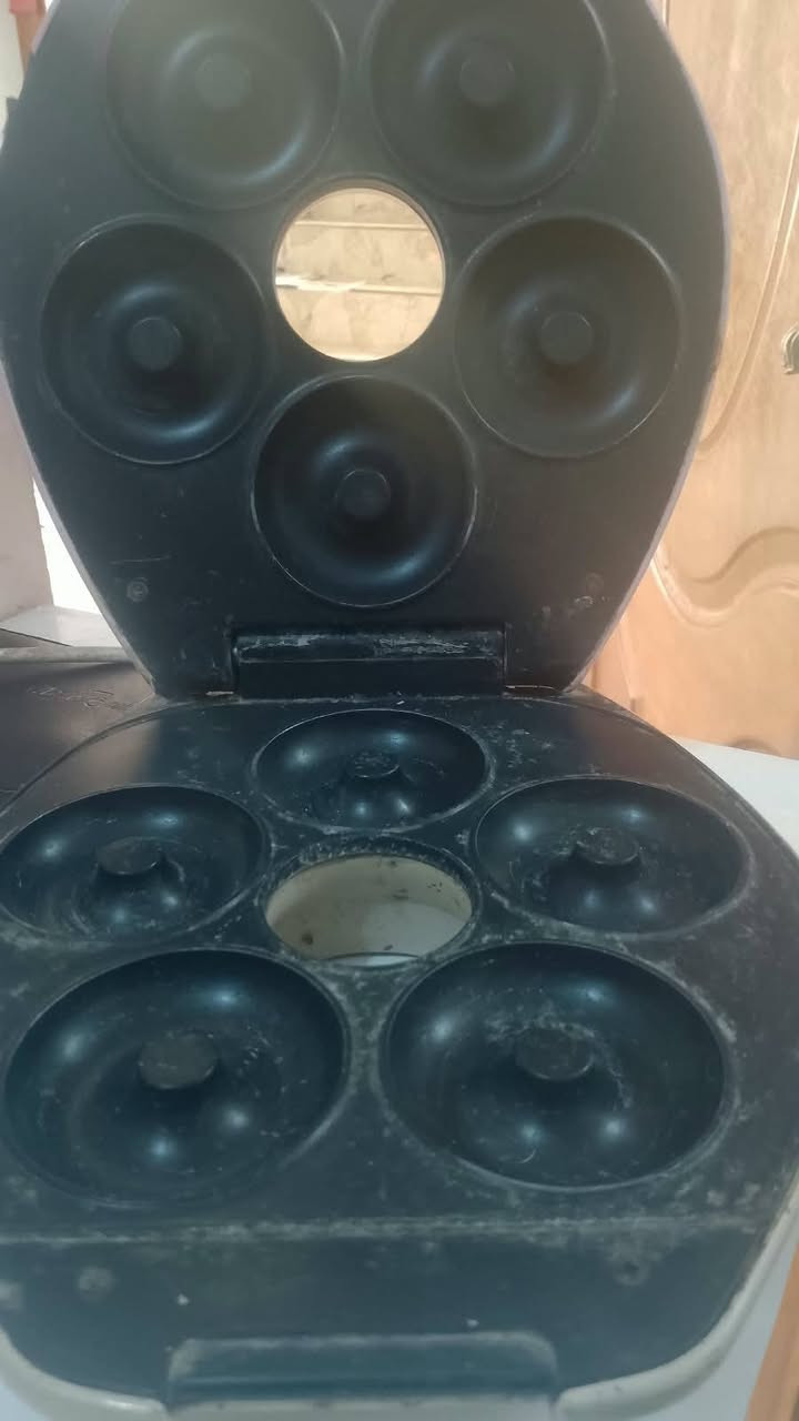 جهاز بان كيك نضيف وشغال بيع مستعجل سعر 10الشراي يتصل***********
