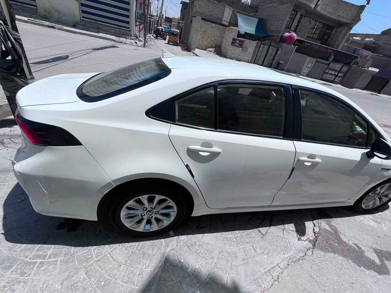 سلام عليكم كورلا هايبرد موديل 2023 مكفوله سياره  مكينه 1800 رقم بغداد شرط تحويل سياره جهازه من كلشي المواصفات علامه زركه فول سلايت روف بصمه سايد بريك بصمه عداد لكتروني حساس ضغط الطار حساس خلفي تبريد قطعتين امامي خلفي مثبت سرعه كروز فول تحكم ستيرن سيارة جديدة بمعنى الكلمة احلى من صور السعر 135 بيها مجال بسيط مكان سيارة المعامل اتصال 
***********
