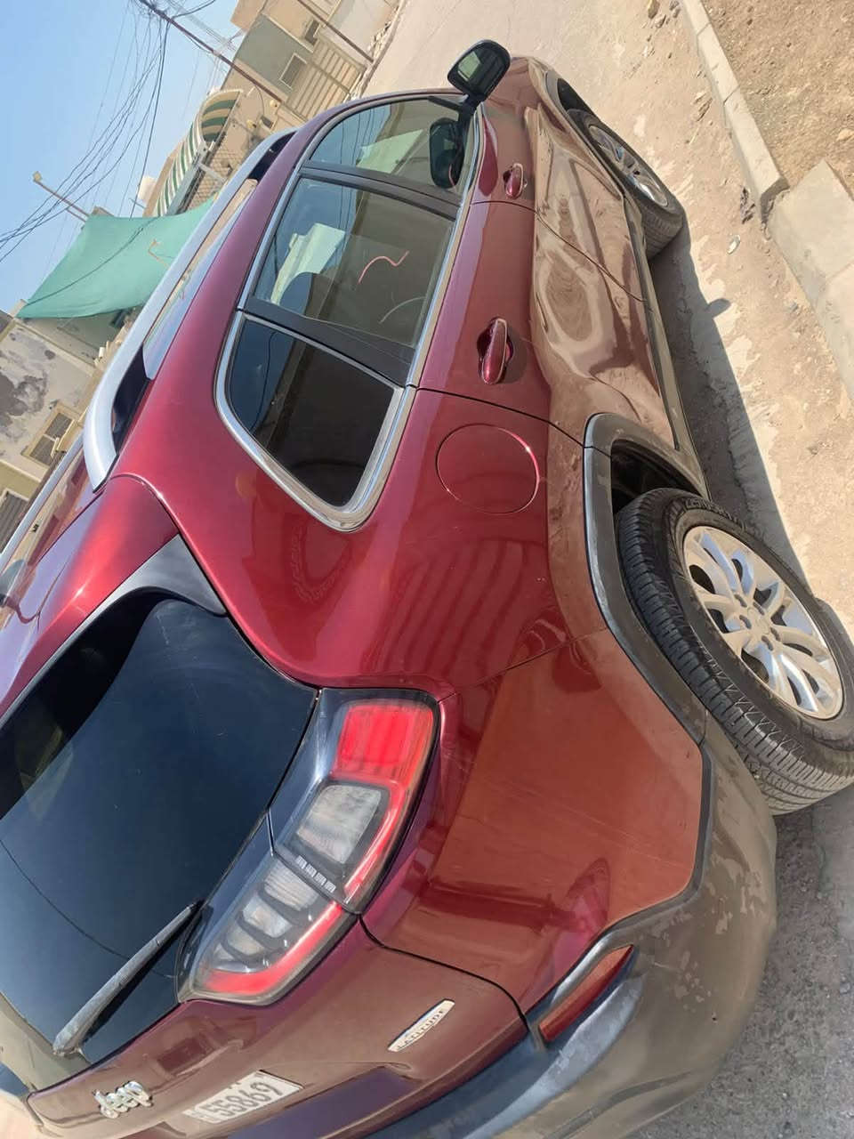 بيع او مراوس بصالون 
جيب شيروكي (بزون) لمتدد 
موديل 2019
محرك 2400
ماشيه 38 الف ميل قابل للزياده
بيها  قطع صبغ 
حداديه جديده
تبريد منظومه كامله 
سعرها 110 بيها مجال
مكانها الناصريه مركز
*********** 📞
بيه واتساب
