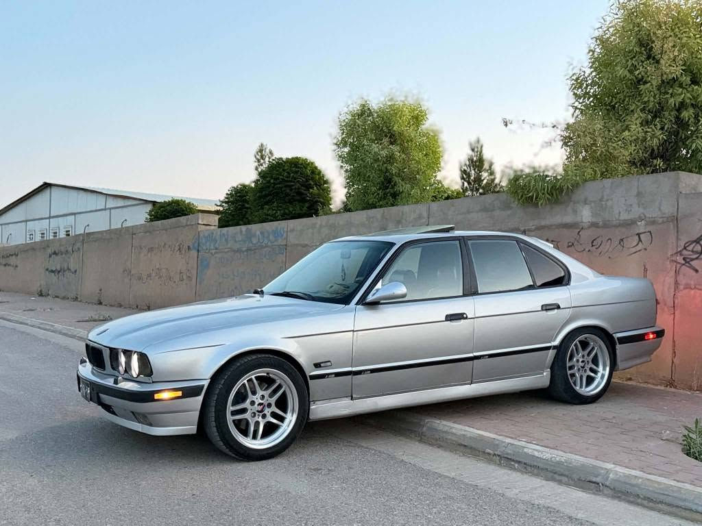 BMW525
مۆدێل1993 ئۆتۆماتیک ئاڕم هەولێر ناو فۆڕمیکا کوشن جلد دووجام کارەبا گێڕ مەکینە بەشەرد پێش پان سوکان پەپولە *********** السليمانية, العراق
