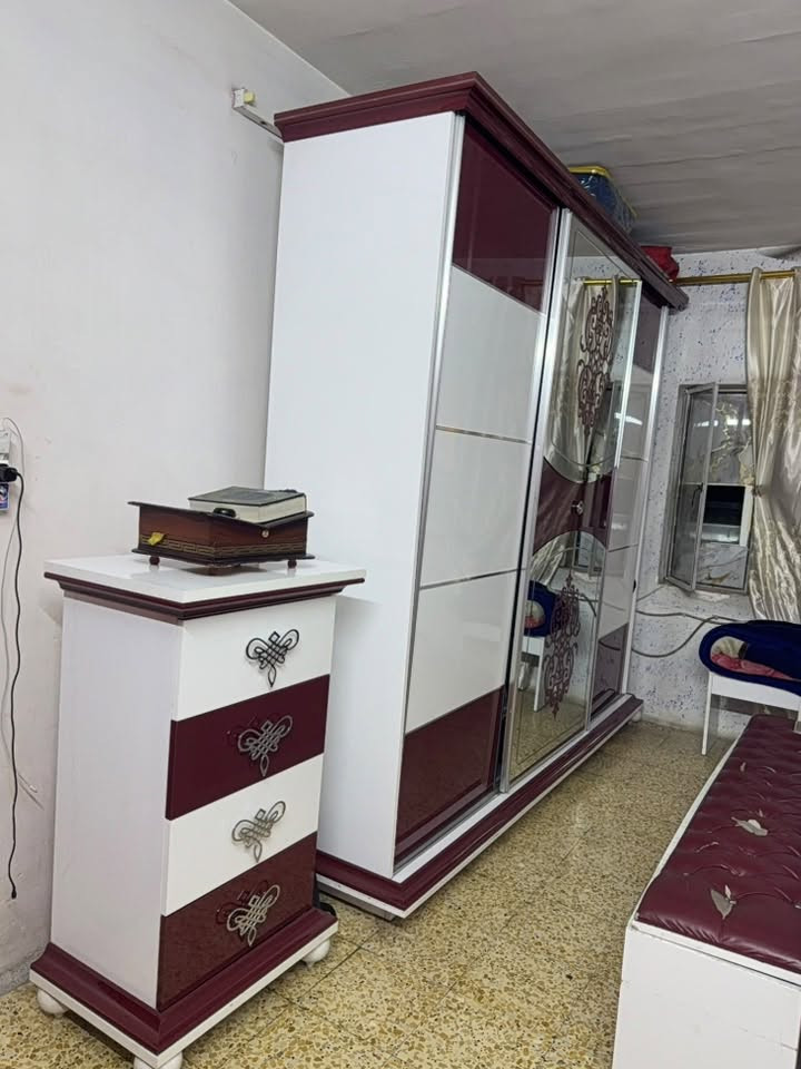 السلام عليكم غرفة نوم تركيه للبيع درجه أولى بغداد حي الجهاد مابيها نقص  بس ملاحظات بسيطه  السعر 650 
***********
