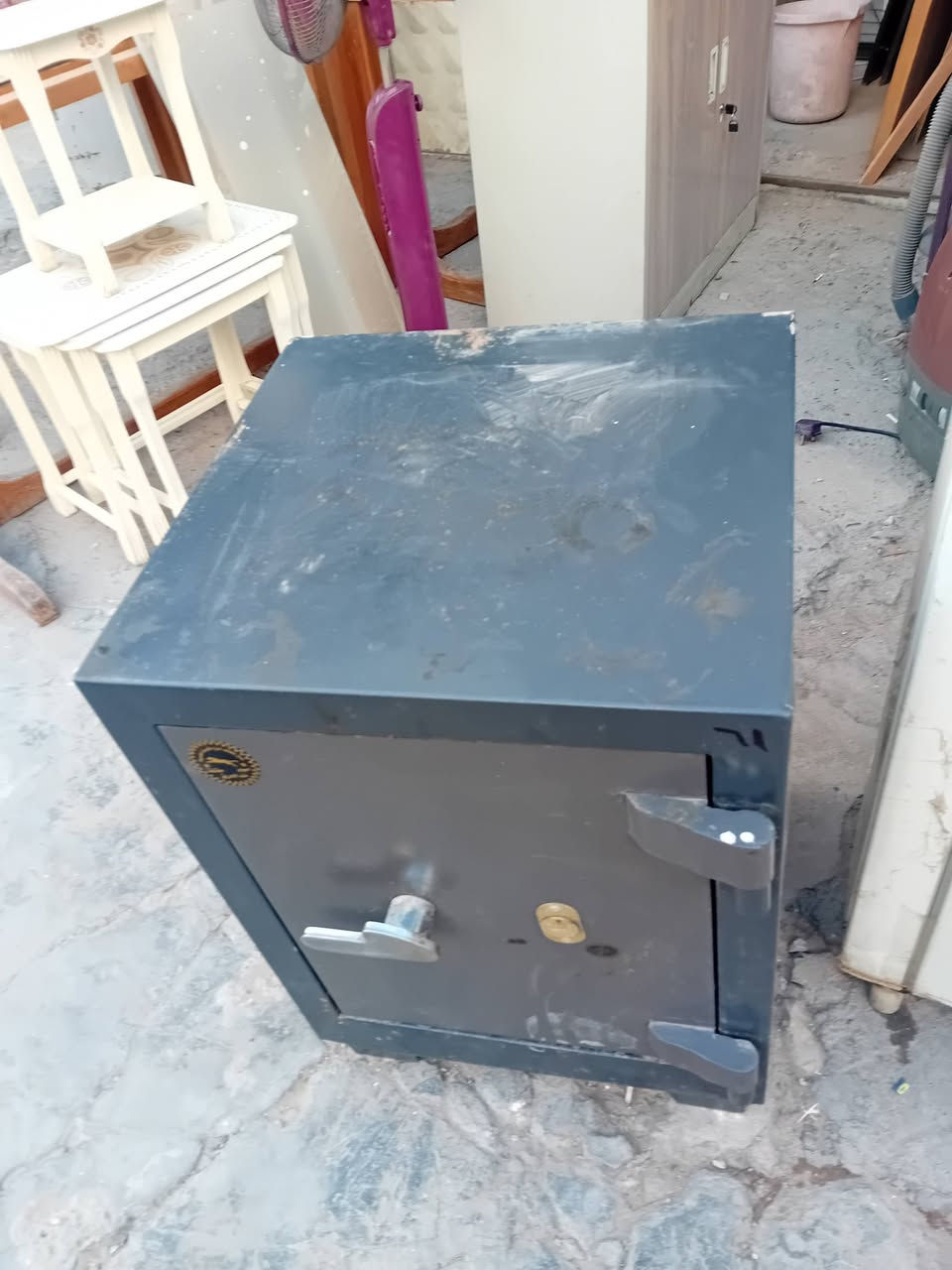 قاصة كبيرة • عراقية • كرادة