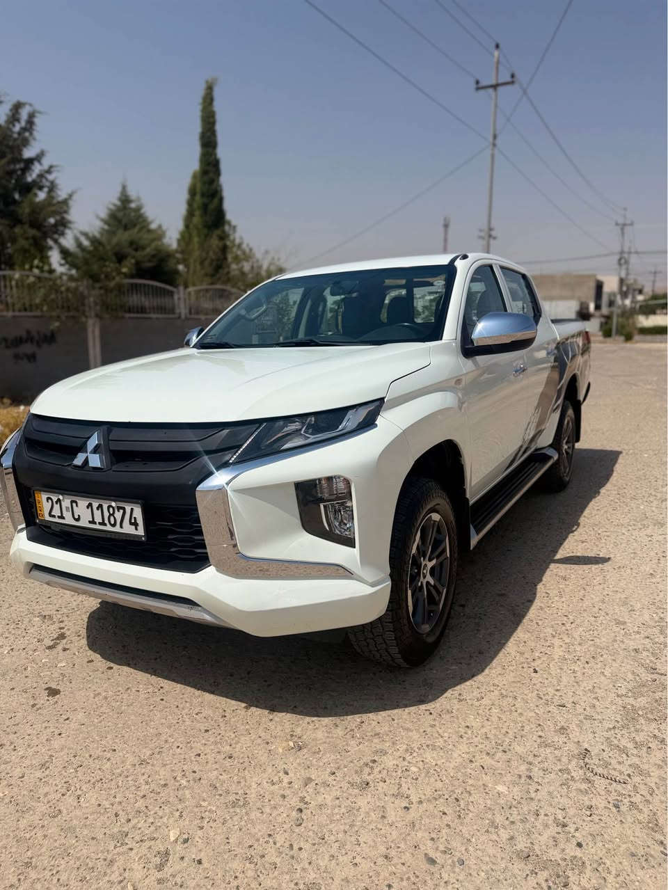 مسته ربوشى L200 موديل ٢٠٢١
ده ره جه يه ك به ردى پيوه نيه ده بل ده عامى 
ويل كه پ فوليوم تاقم تايه ى نيو جه به لى يابانى ئه سل 
چوار په نجه تعديليكى بچوكى هه يه چركه ى تيا نيه سه نه وى نوييه تا ٢٠٣١ به ناوى خومانه 
سعرى ١٧٨ 
*********** كويسينجاك, أربيل
