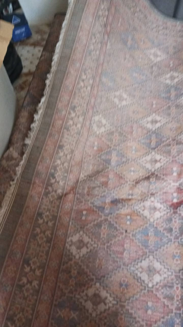 ***********
