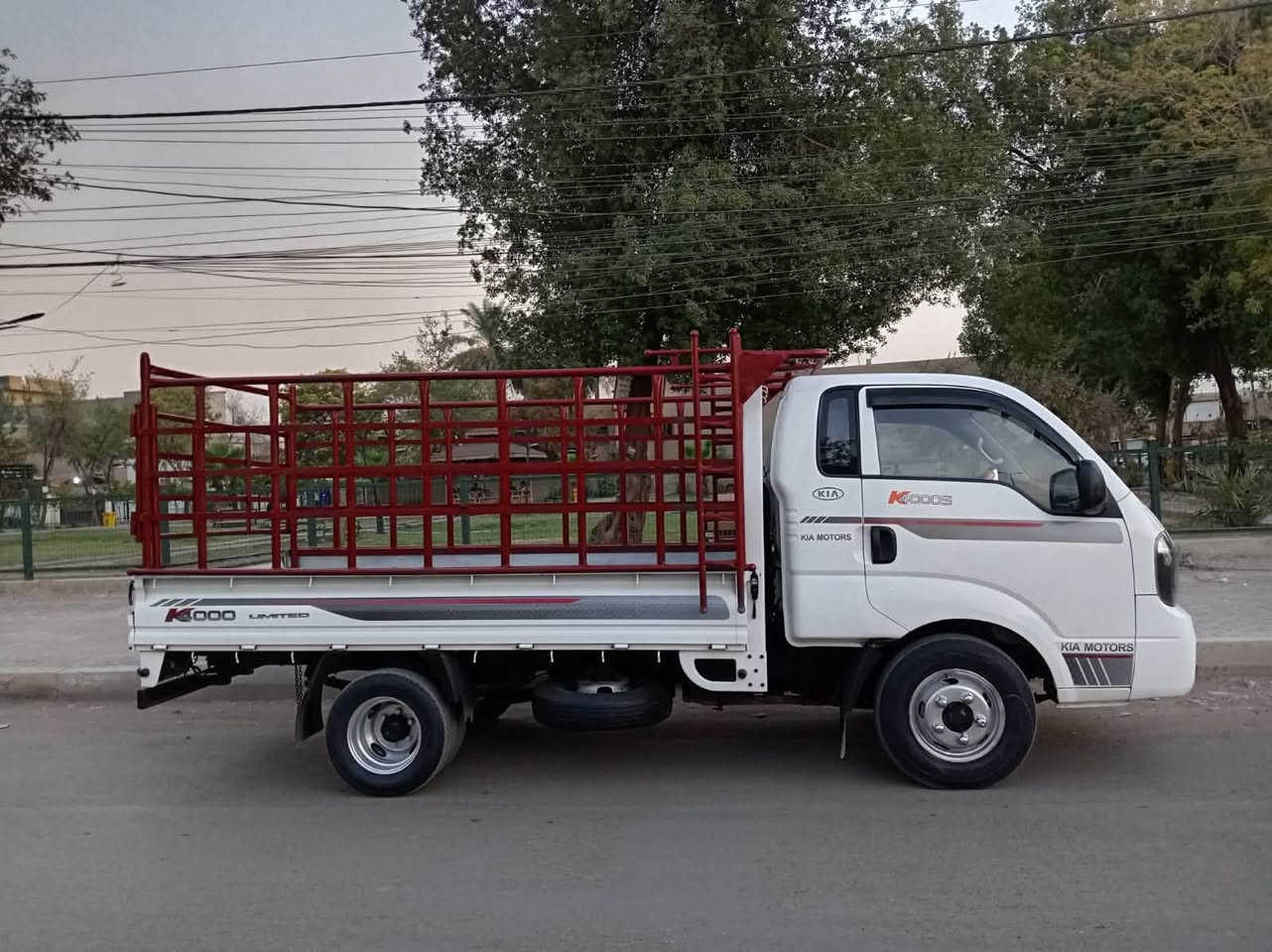 كية فحل موديل 16رقم بغداد انكليزي 4000مفتوح كير محرك اكسن شاصي رقم شاصي واضح تبريد شغال السعر 125مكان بغداد الدورة ***********

