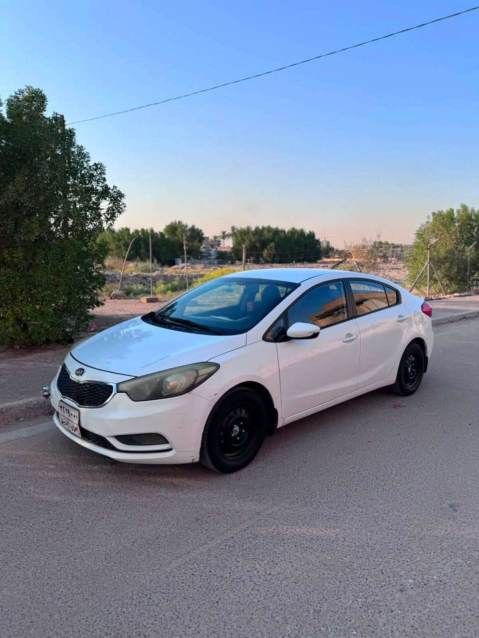🚘 كيا سيراتو 2013 | Kia Cerato
السلام عليكم

🔹 المحرك: 1600
🔹 السيارة نظيفة جدًا وحالتها ممتازة

المواصفات:
• شاشة
• تحكم ستيرن
• بلوتوث
• شاحن
• منظومة زينون LED
• ومواصفات أخرى

الميكانيك:
• المكينة بحالة ممتازة
• الكير بحالة ممتازة
• التبريد بحالة ممتازة
• الحدادية 60%
• التايرات جديدة

ملاحظة 
الجاملغ الأمامي مصبوغ، أثر طخة بسيطة.

💰 السعر: 100$

📍 الموقع: بغداد
📞 للاستفسار والاتصال: ***********
