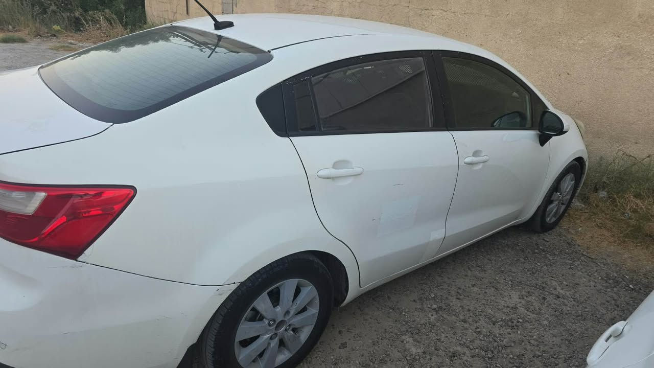 السلام عليكم للبيع
كيا ريو 2013 محرك 1.6 GDI وارد امريكي حادثها بالمنشور بدون دواخل 
محرك وكير حاويه جدد خير من الله تبريد ثلج تدفئه 
بيها جاملغ السايق مصبوغ وقبق جنطه مبدل بلادي وبيها طلقتين بالباب الخلفي 
سنويه باسمي رقم بغداد 
 مكاني شارع حيفا 
***********
سعرها 75$ بغداد, العراق
