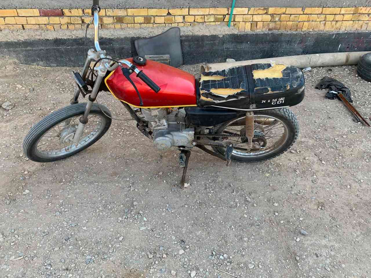 سلام عليكم دراجه للبيع كلك موديل 19 السعر 250 وبيها مجال مكان فرع سيد احمد ***********
