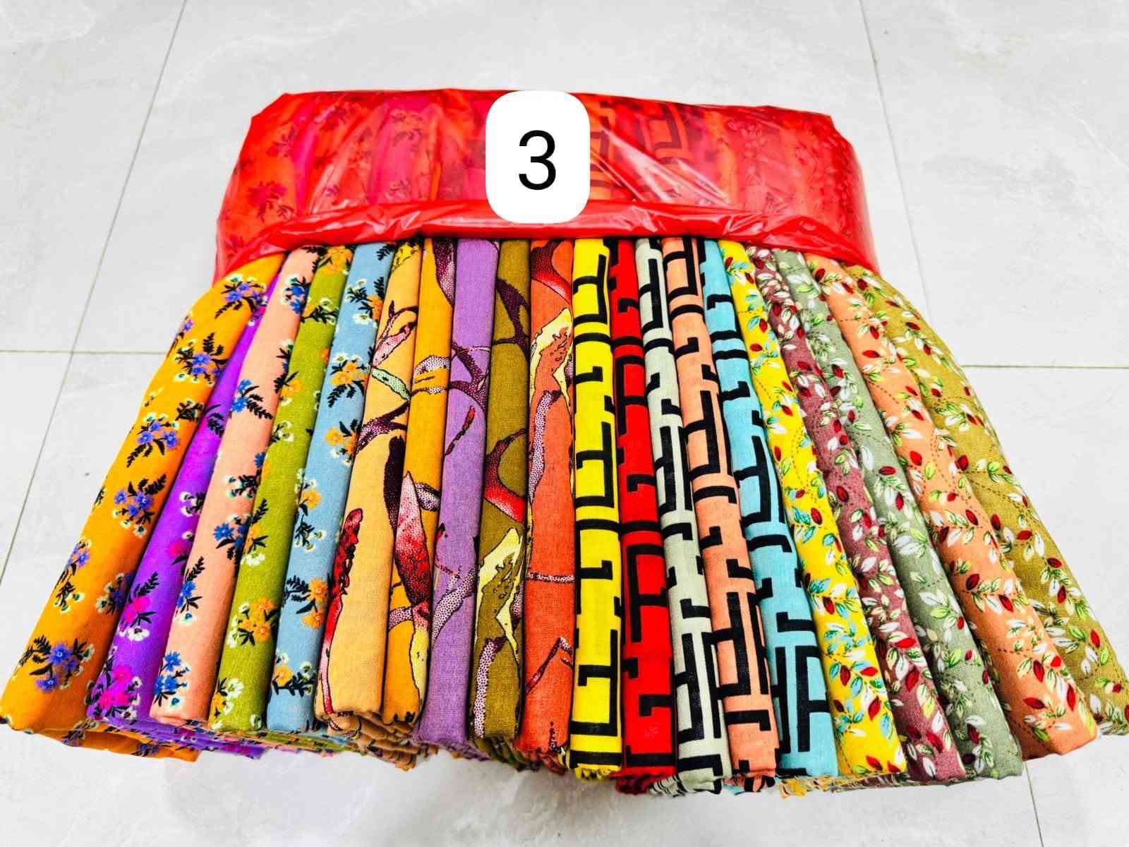 بنات تابعوا الصفحة نوفرلكم جميع انواع الاقمشة الله يرزقكم ويرزقنا

نص مكتوب في الصور:
- كشمير إيطالي ستراس رقم 14
- كشمير سترأس
- قطعة ب5.500
- 6
- 11
- 12
- 3
- كشمير إيطالي مطرز