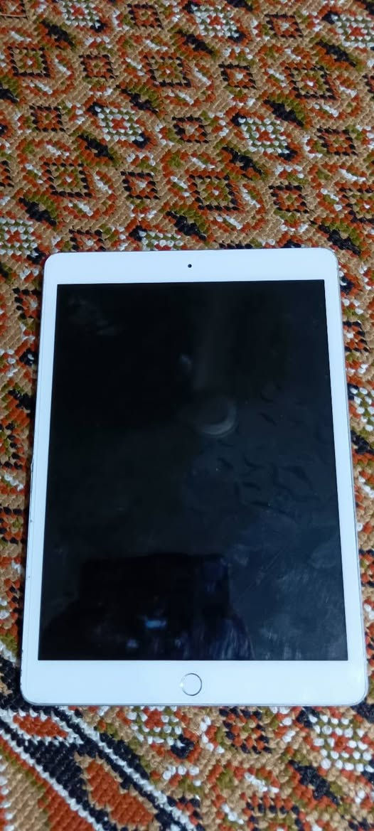 سلام عليكم
ايباد 7 
32g
ios 18.7
ايباد modio مال اطفال 
256g 
البيع السعر 160 
التواصل وتساب فقط  7766382750
