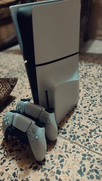 بلاي 5 سليم استعمال اقل من 20يوم جديد شخط ما بي وياه اقراص 2 gta و فيف...