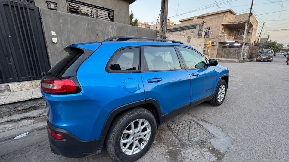 جيب بزون موديل 2018 محرك 2400 سياره مابيها اي جراد حلوه ونظيفه واحلى من الصور رقم اربيل دولي الهزه بعدلها 20 يوم تحويل ثاني يوم 
رقمها مميز 
سنويه لل2029
حادث خفيف موضح بالصور 
وراشين البابين لتوحيد اللون 
تبريد شغال بس الكومبريسر ضعيف
السعر 92 
للتواصل الاتصال ***********
