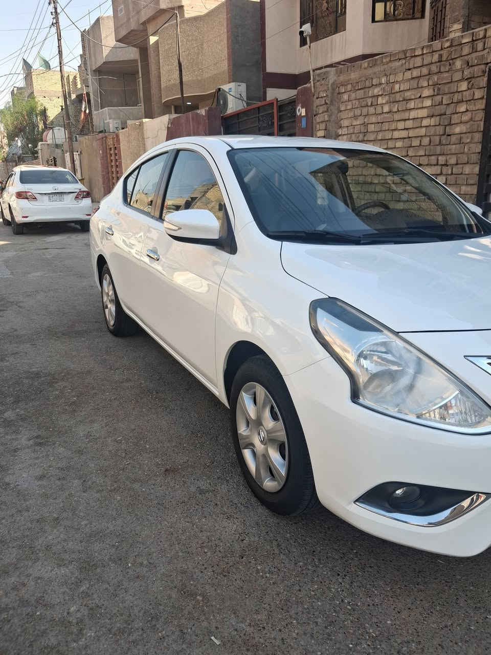 السلام عليكم 
سني مصري 2023 
ماشيه  70
 السعر 115  وبيها مجال 
مكفوله من الصبغ وتبديل فقط بارد قليل بين الباب سائق والجاملخ موشر بخط ابيض بالمنشور
***********
بغداد المشتل
