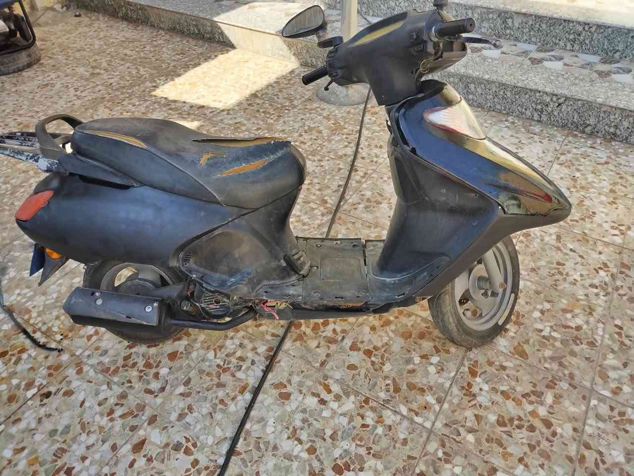 السلام عليكم للبيع سبيسي ماليزي محرك نضيف كهربائيات شغاله نكره سلف وهندر عوزها بس گفرات السعر 200الف  وبيه مجال ***********
