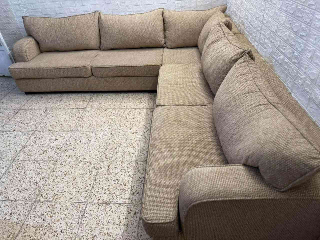 جمعـه مباركه
يالله حبـايب كورنر أمريكي ٨ مقاعد نضافه 100/100 اي ضرر  مابي مكان بغداد المنصور رقم الهاتف ***********
