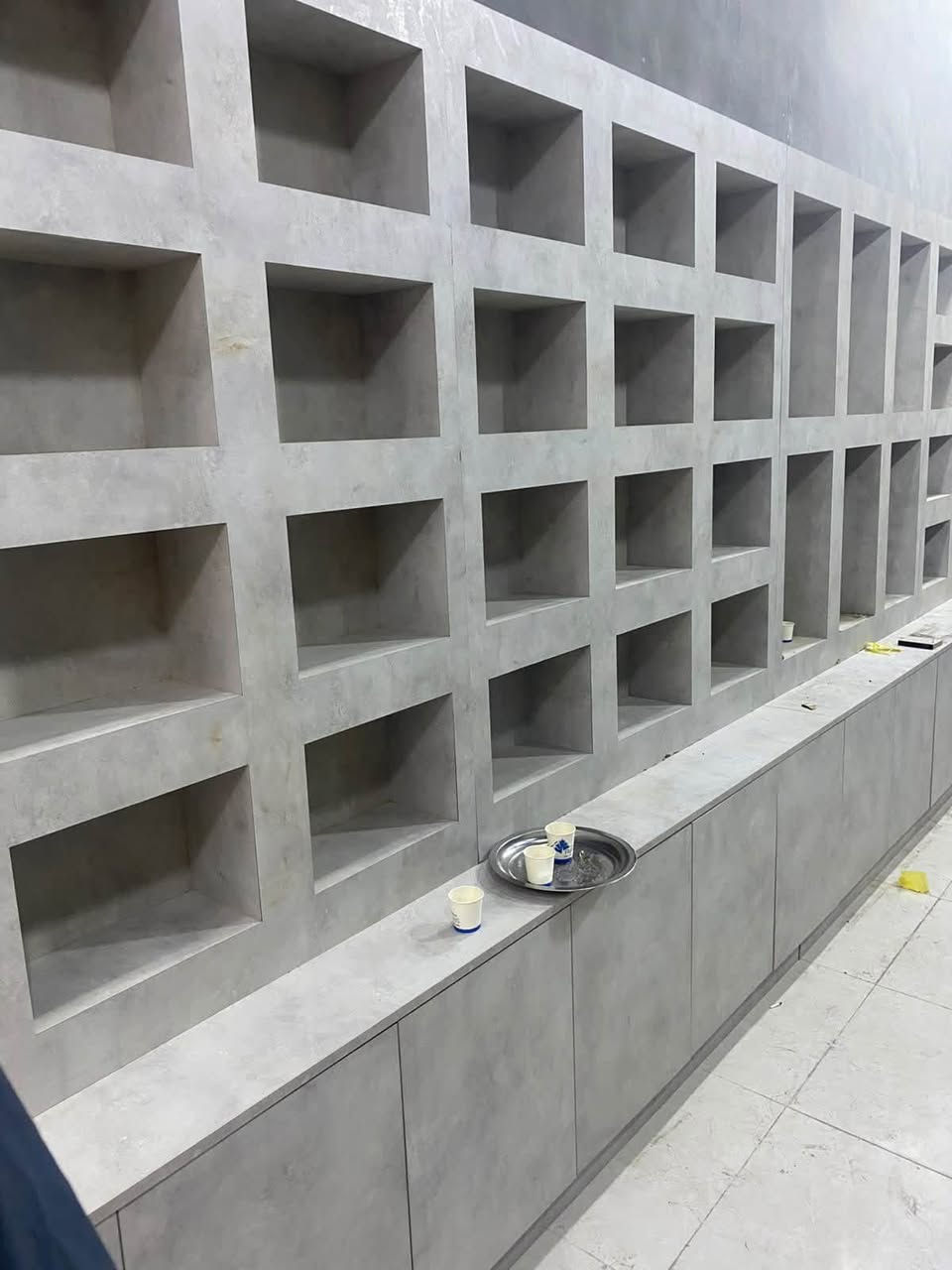 خشب MDF • إنارة LED • ٦ قطع