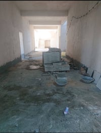 عامل سيراميك • اخبط مادة