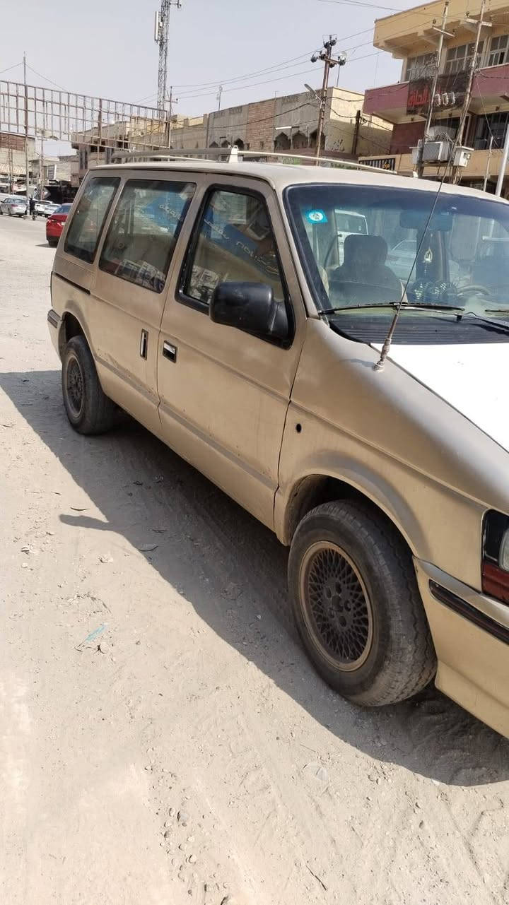 دوج كرفان موديل 91 الرقم الجديد
محرك بلادي 3300 للبيع او مراوس حسب القناعه
رقم الموبايل ***********
