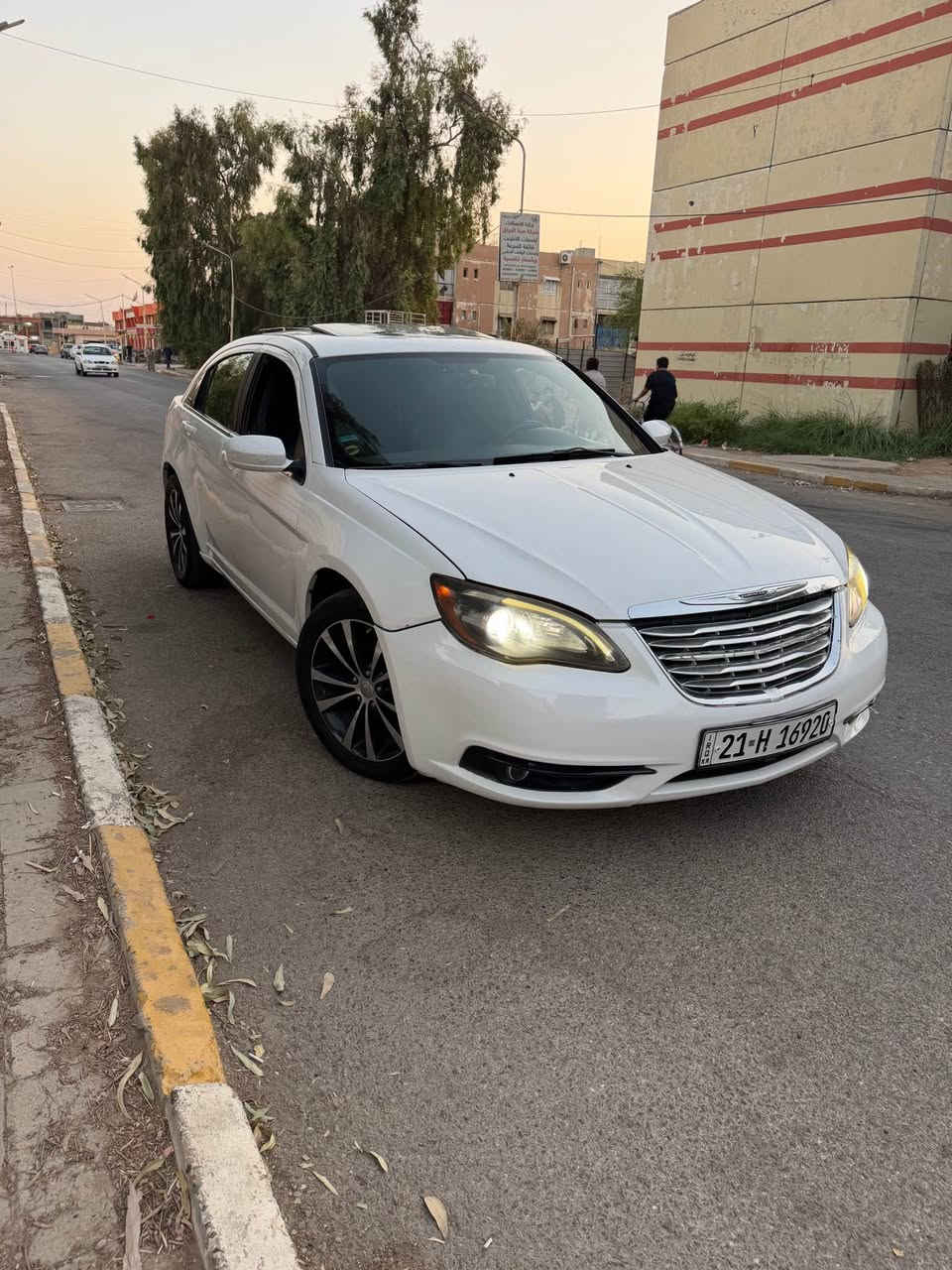 السلام عليكم
للبيع سي 200 موديل 12 فول فول وحد على وحد السياره حلوه وجاهزه كير ومكينه جدد حادثها باب اثنين بدون دواخل  مكينه حجم 6 سلندر سياره جديد بسمي بي تفتر بنزين ⛽️ السعر75 وبيها مجال المكان كركوك وسطي *********** كركوك, العراق
