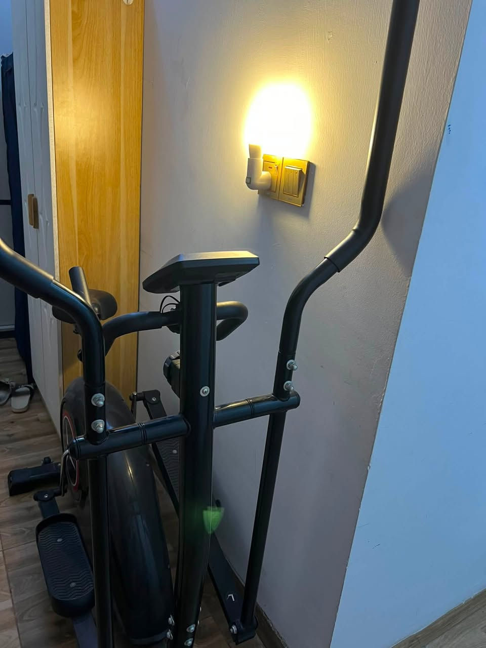جهاز اوبتيكال نظيف جدا ومستخدم شي قليل
السعر ١٠٠٠٠٠ مائة الف دينار
العنوان حي الجامعة
***********
