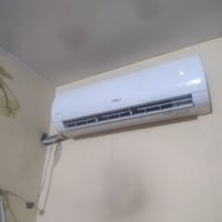 عندي سبلت ٢طن توسوت مكاني بغداد الشعله قطاع١٢ 07704506477
