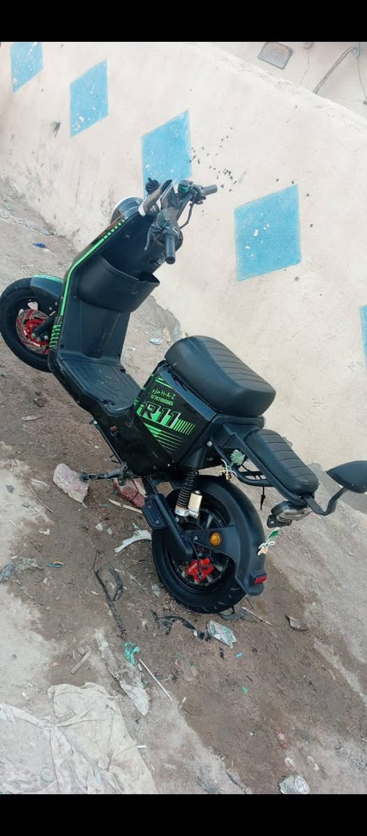 دراجه شحن R11 للبيع بطاريات جدد مكفوله  الدراجه جديده السعر 600 وبيها مجال للاستفسار ***********
