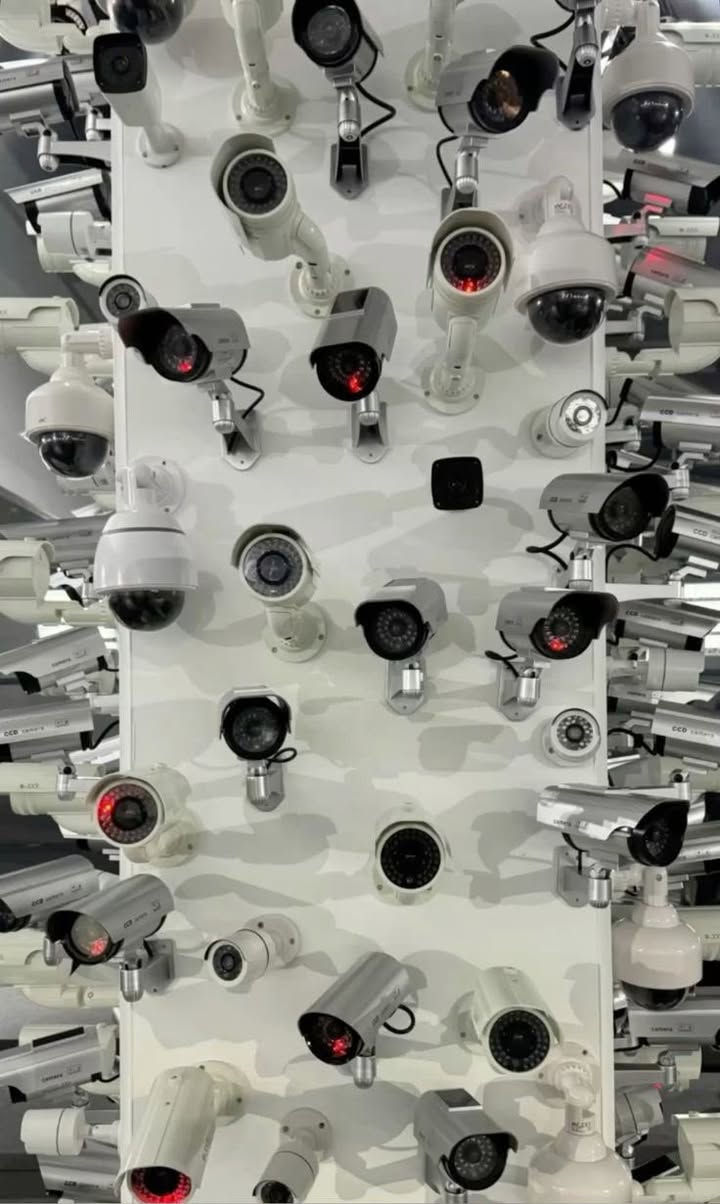 📹 تنصيب وبرمجة كاميرات المراقبة باحتراف

🔹 كاميرات داخلية وخارجية
🔹 أنظمة DVR / NVR و IP
🔹 مشاهدة مباشرة من الموبايل
🔹 ضبط وبرمجة المنظومة بالكامل
🔹 صيانة ومعالجة الأعطال
🔹 تجهيز وتنصيب للمنازل والمحلات والشركات والمجمعات السكنية
🔹 وضوح عالي وتصوير ليلي

شغلك وأمانك… خلّه بأيدٍ تعرف شلون تشتغل. 🔐📹

نص مكتوب في الصور:
- أبو اسينات سينفتي
- لأن أمنك... أردويتنا
- شغل الكاميرات
- بأعلى جودة واحترافية
- حماية تدوم .. واطمئنان كل يوم
- كاميرات عالية الدقة
- جودة صورة فائقة الوضوح
- متابعة من الهاتف
- أينما كنت... لحظة بلحظة
- رؤية ليلية متقدمة
- ووضوح تام في الظلام
- تركيب وصيانة احترافية
- فريق فني مختص بخدمتك
- ضمان 5 سنوات
- نخدم:
- البيوت
- المجمعات السكنية
- المحلات
- الشركات
- تواصل معنا الآن
- ***********
- بغداد - الشعب - التقاطع - الدرويش
- نوفر أحدث أنواع الكاميرات من أفضل الماركات العالمية
- HIKVISION
- alhua TECHNOLOGY
- UNV
- Tornado CAMERA
- التميز للانظمة الامنية
- ALTAMYEEZ
- SECURITY SYSTEMS