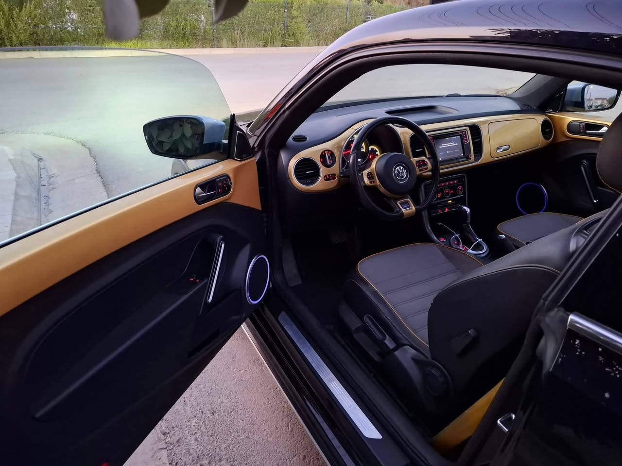 جمعه مباركه بيتل دون ٢٠١٨ 
BEETLE DUNE 2018
فول مواصفات بصمه ، بانوراما ، كشنات جلد وهيتر ، شاشه كار بلاي ، كامرا وحساسات ، سماعات فيندر ودمام ،
 رقم وسنويه جديد لغاية ٢٠٣٠ ، كير محرك تبريد بشرط ، ممشى السياره ٦٩ الف ميل ، صور الحادث بالمنشور اربع قطع بدون دواخل بدون ارباك  
رقم شاصي
3VWSD7AT8JM712430
سعر السياره ١١٧ بي مجال قليل ، رجاء كل التفاصيل موجود بالمنشور والشراي يتدلل 
***********
***********
